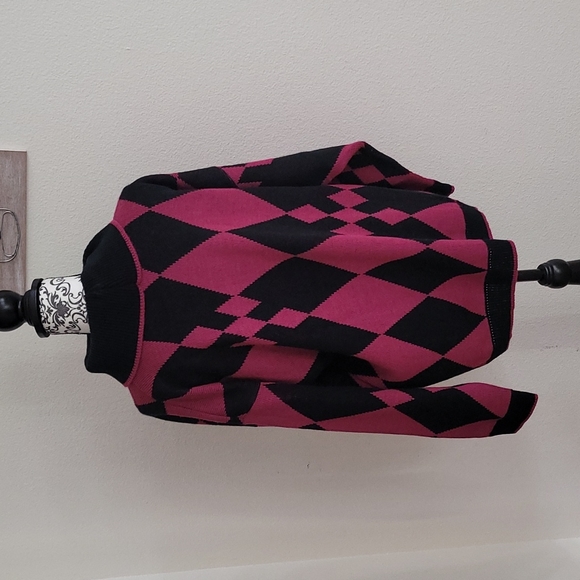 💕VINTAGE PIERRE CARDIN SWEATER. - Picture 6 of 10